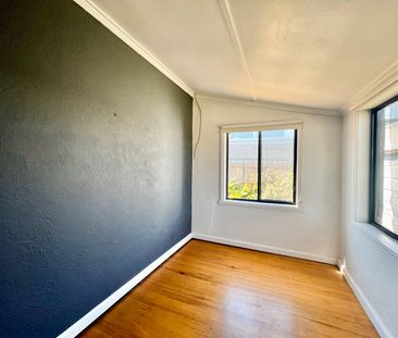 Right in the Hussle & Bustle of Geelong West - Photo 2