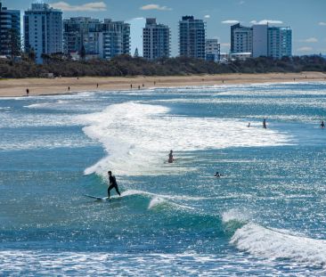 Top-Floor Coastal Apartment with Ocean Views - Photo 3