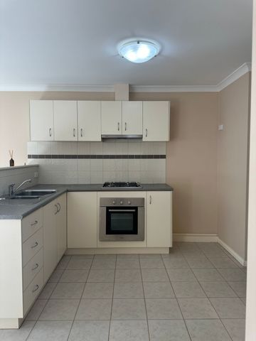 Modern executive 1 bedroom unit! - Photo 2