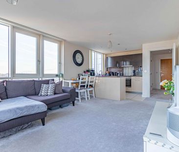 1 bed Flat for rent - Photo 2