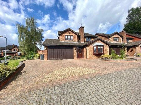5 bedroom detached house to rent - Photo 2