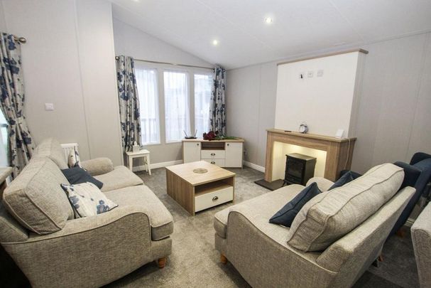 3 bedroom bungalow to rent - Photo 1