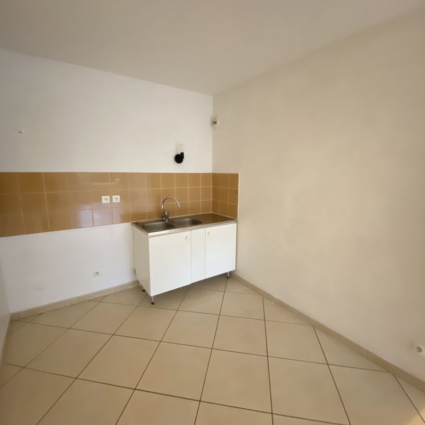 Appartement 2 Pièces + cave + parking sous-sol - Photo 1