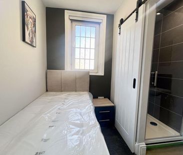 1 bedroom in a house share to rent - Photo 5