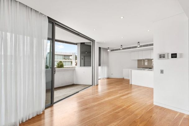 Luxury Coastal Lifestyle Moments from the Beach - Photo 1