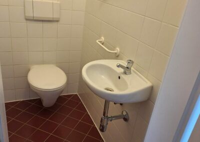 Möblierte, gepflegte 2 Zimmer Wohnung mit Balkon und Tiefgarage - Foto 5