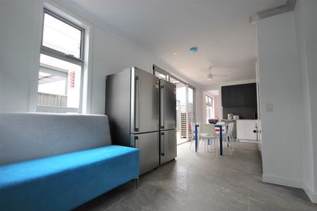 10-bedroom shared house, Norman St - Photo 4