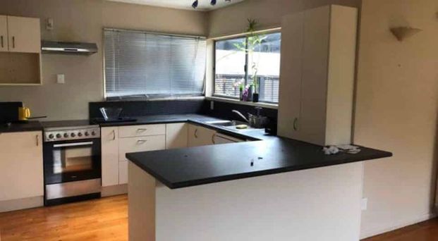 Sunny home - Photo 1