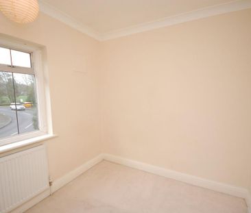4 bedroom semi-detached house to rent - Photo 4