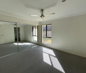 1 Willow Rise Drive, Waterford QLD 4133 - House For Rent | Domain - Photo 4
