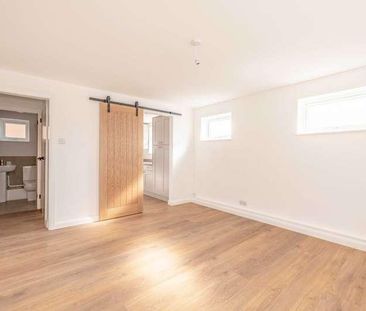Phipps Close, Woodlands Park, Maidenhead, SL6 - Photo 4