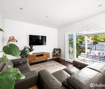 Gorgeous Californian Bungalow. - Photo 1