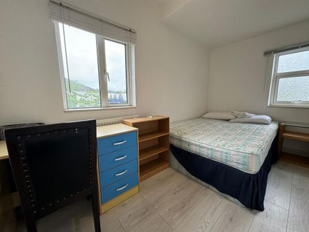 6 bedroom semi-detached house to rent - Photo 4