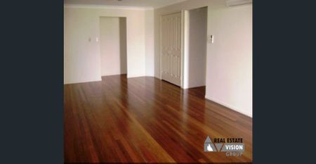 Modern 4 Bedroom Home - Photo 2