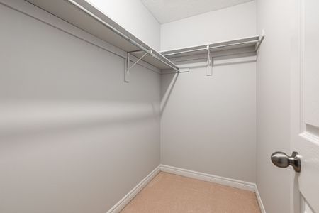 For Lease - 2529 Longridge Crescent, Oakville, Ontario - Photo 2