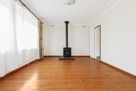 7 Coolong Street, Castle Hill. - Photo 4