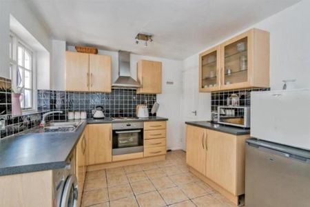 2 bedroom semi-detached house to rent - Photo 3