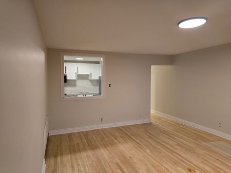 For Lease - 33 Coupal Street Unit# 2, Vanier and Kingsview Park, Ontario - Photo 3