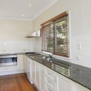 12 Brookvale Avenue, Brookvale NSW 2100 - House For Rent | Domain - Photo 2