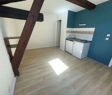 Location BEAU STUDIO DE 20 M²- Place des Carmes – Limoges – Begip - Photo 1