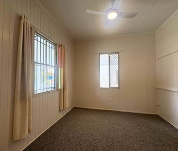 Inner City Living with Charm - Photo 5