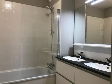 Location Appartement 3 pièces 69m² MONTPELLIER 34070 - Photo 2