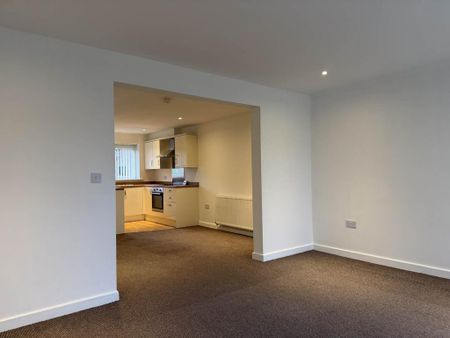 3 bedroom end of terrace house to rent - Photo 3