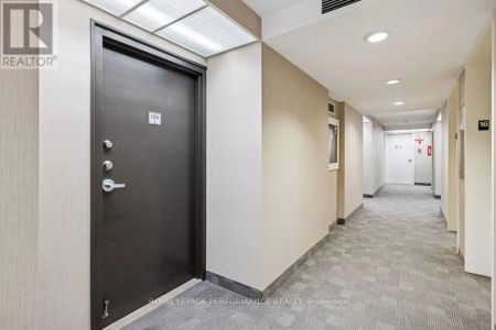 1604 - 475 LAURIER AVENUE W - Photo 3