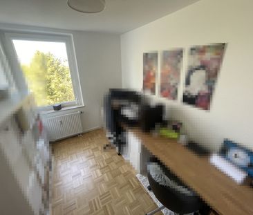 3-Zi.-Mietwohnung mit Loggia Einbauküche und Kfz-Stellplatz - Foto 2