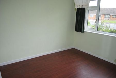 2 bedroom semi-detached bungalow to rent - Photo 2