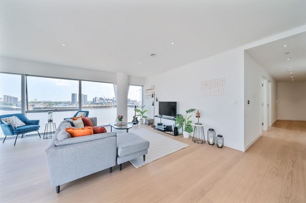 Available from 05/08/2026 - 3 Bed Apartment, Furnished - Photo 1