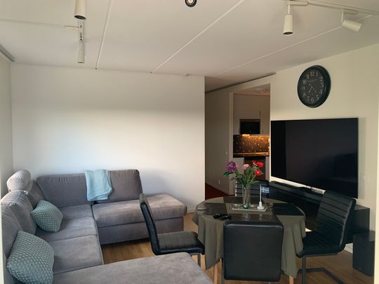 Ekholmsvägen, Skärholmen - Photo 1