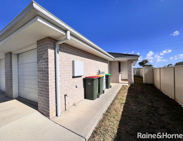 2/56 Kenny Drive, West Tamworth, NSW 2340 - Photo 1