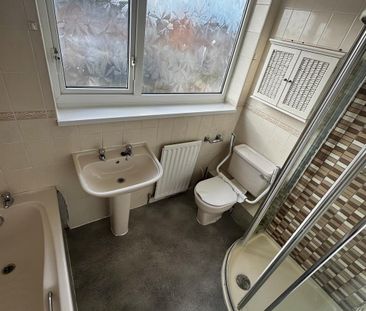 3 bedroom terraced house to rent - Photo 5