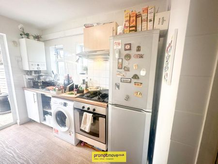 2 bedroom maisonette to rent - Photo 2