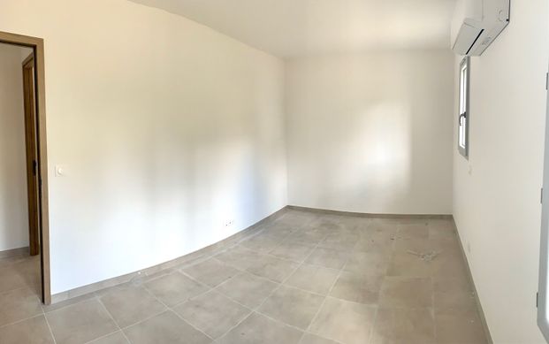 CUCURON MAISON 4 PIECES AVEC JARDIN ET GARAGE, - Photo 1