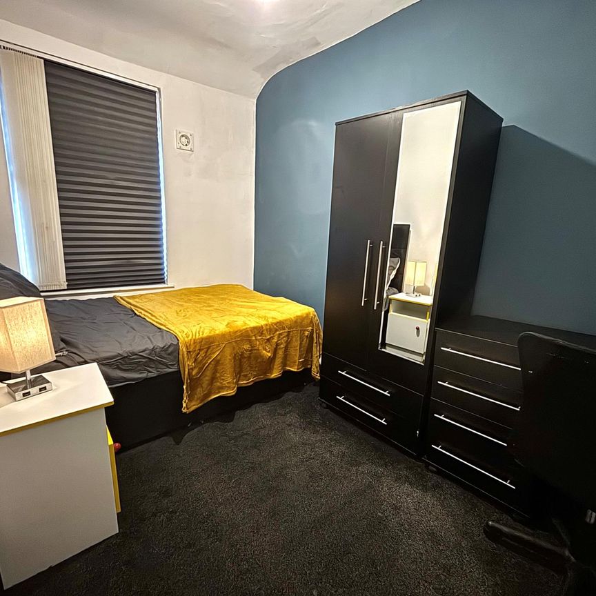 Grosvenor Road, Liverpool - Photo 1