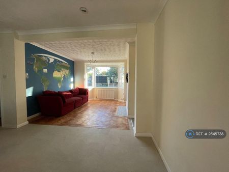 3 bedroom end of terrace house to rent - Photo 2