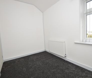 2 Bedroom Terraced House - Photo 3