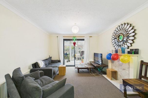 4 bedroom terraced house to rent - Photo 1