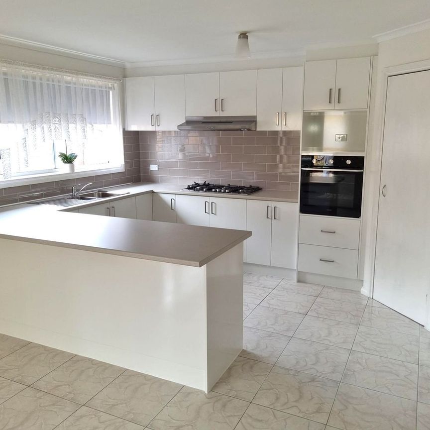 1/101 Fosters Road, Keilor Park VIC 3042 - Photo 1