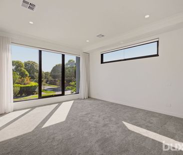 BRAND NEW LUXURIOUSLY APPOINTED 4BEDROOM HOME - Photo 1