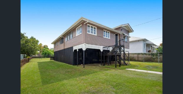 SPACIOUS QUEENSLANDER IN BSHS CATCHMENT - Photo 1