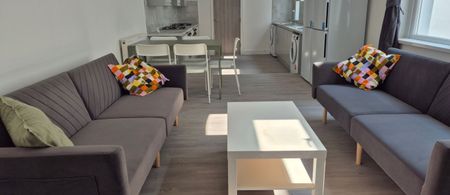 27, Tydfil Place, Roath, Cardiff, CF23 5HP - Photo 2