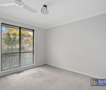 Comfort and Convenience in Strathdale - Photo 3