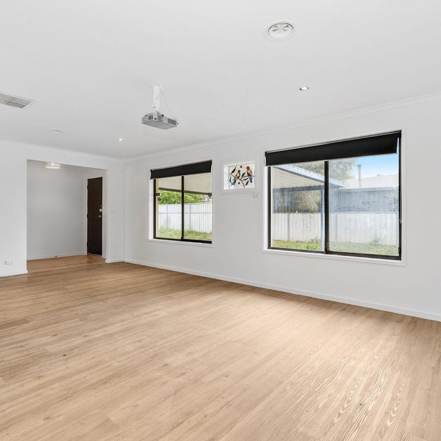 7 Roberston Street, Epsom, Vic 3551 - Photo 1