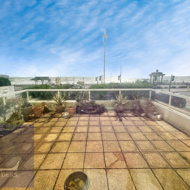 3 bedroom apartment to rent - Photo 1