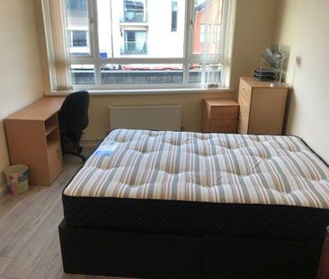 5 bedroom flat to rent - Photo 2