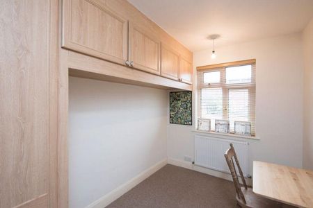 2 bedroom semi-detached house to rent - Photo 4