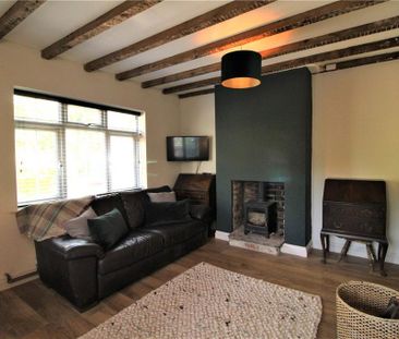 2 bedroom end of terrace house to rent - Photo 1